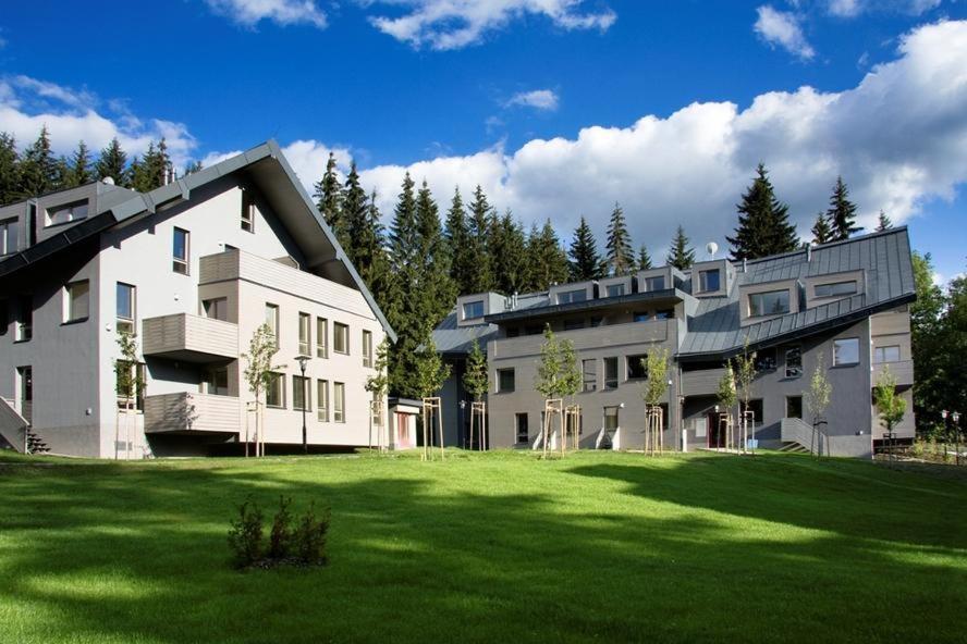 Harrachov Resident Apartments "Terrace & Chill" - High Speed Wifi, Smart Tv, Netflix, Disney Plus Eksteriør billede
